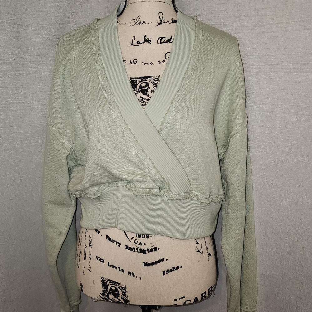American Eagle Sweater